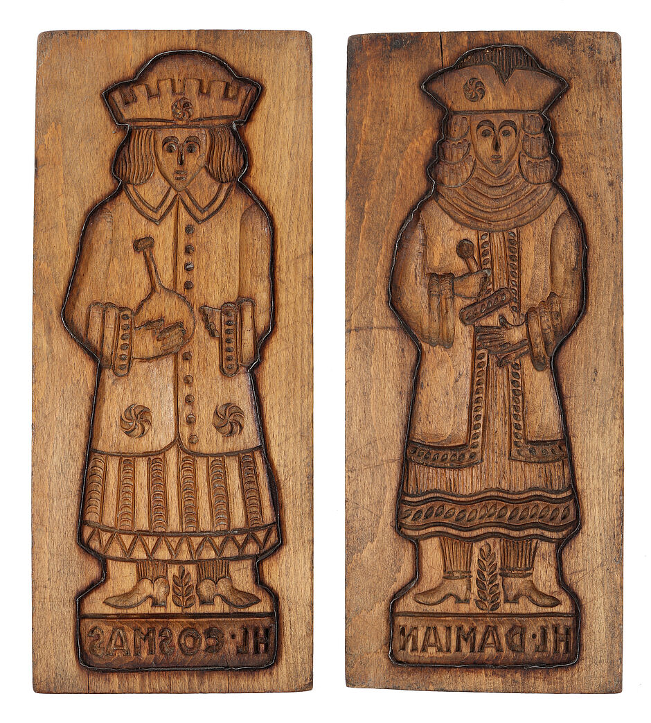 Printenmodel mit Motiven der Hl. Cosmas und Damian, Aachen, um 1800 (Inv.-Nr. VI D 343 a-b, Foto: Deutsche Apotheken Museum-Stiftung, Heidelberg)