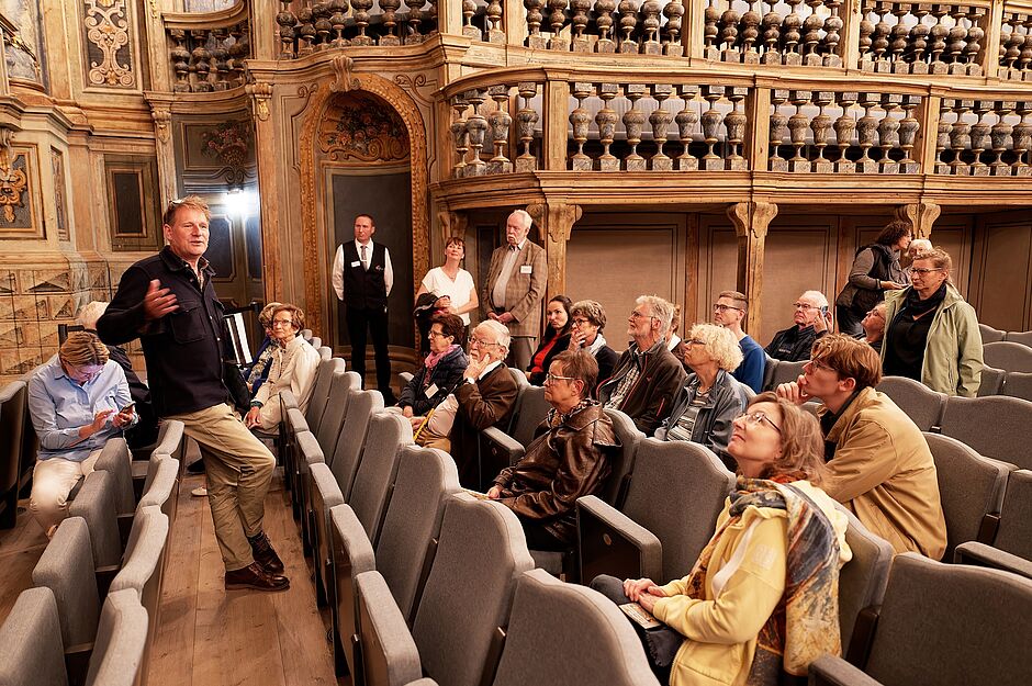 Führung im Opernhaus Bayreuth bei der Mitgliederversammlung 2023